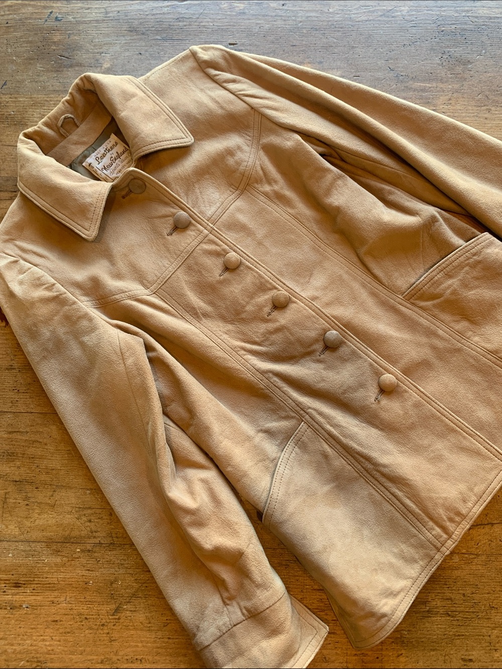 Vintage Women's Suede Button-Front Jacket in Camel - Picture 9 of 16